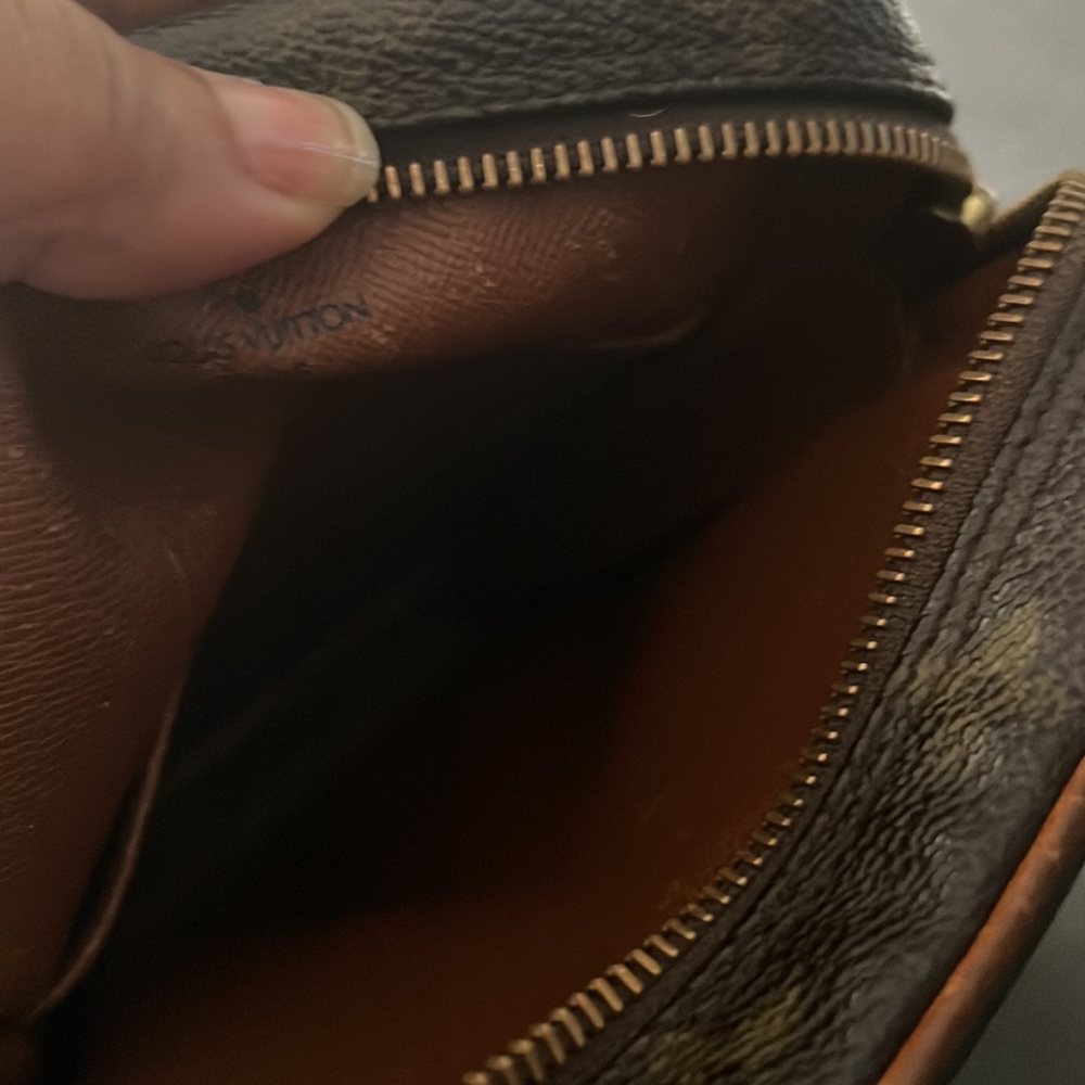 Louis Vuitton Danube Crossbody Handbag - Picture 9 of 9